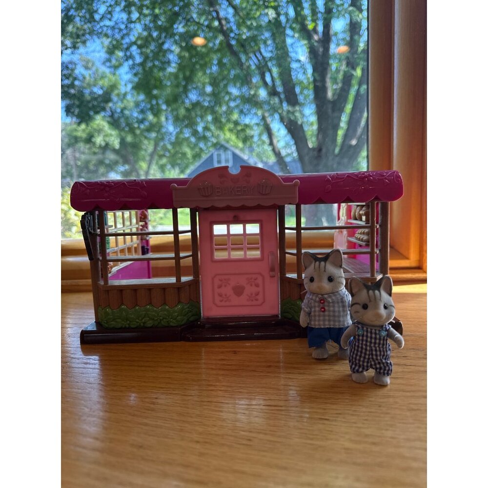 Lil Woodzeez Bakery Dollhouse Playset With 2 Flocked Cats